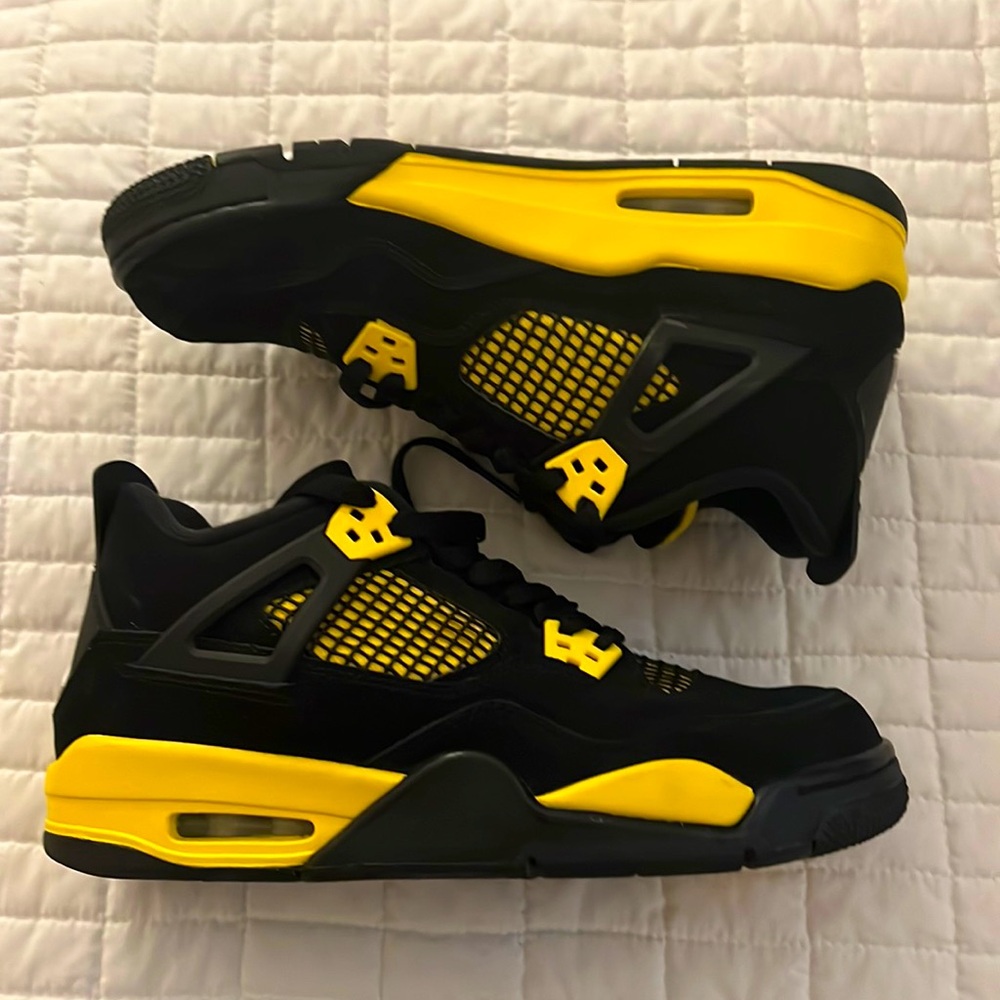 AIR JORDAN 4 RETRO